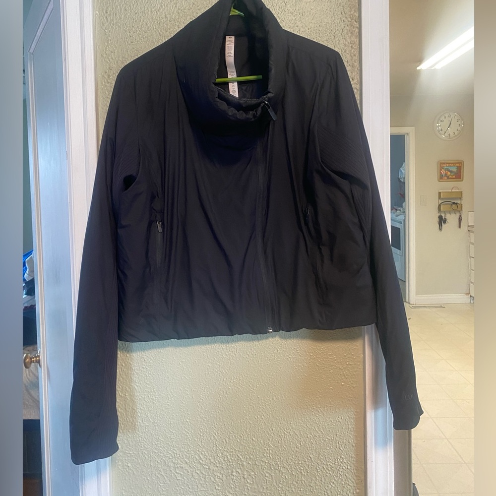 EUC Lululemon Sleek City Black Jacket sz 12